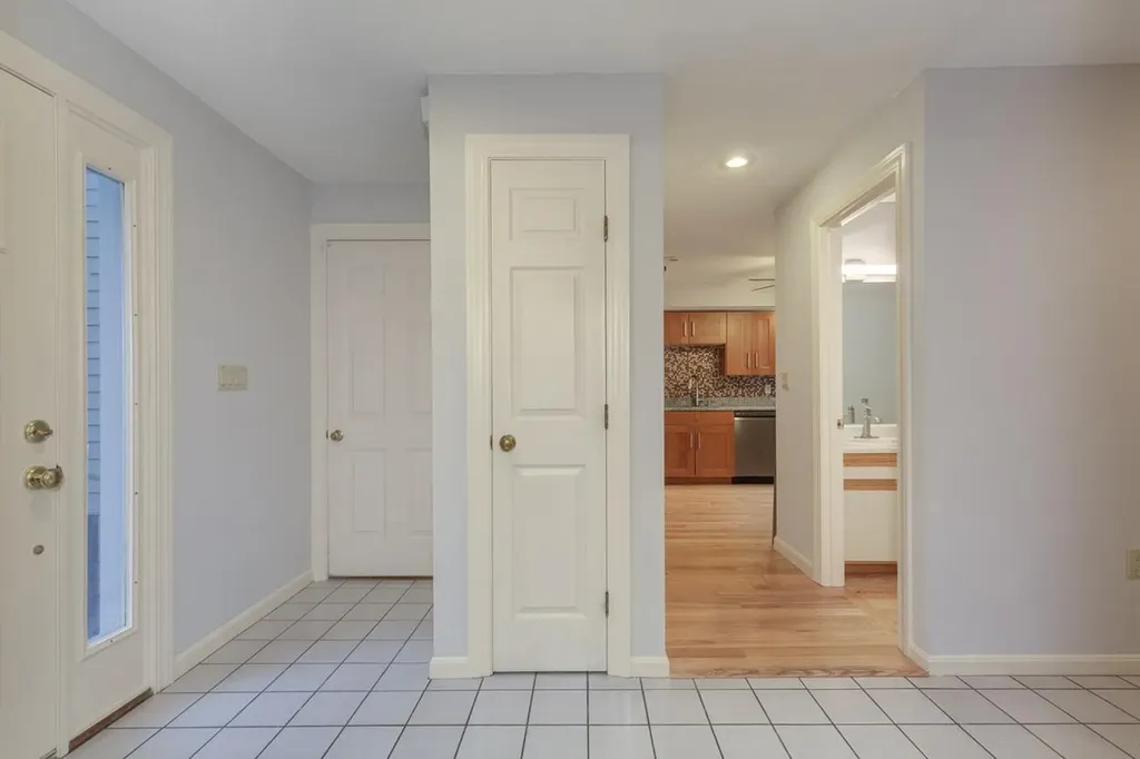 49 Hickory Lane Windham NH 03087