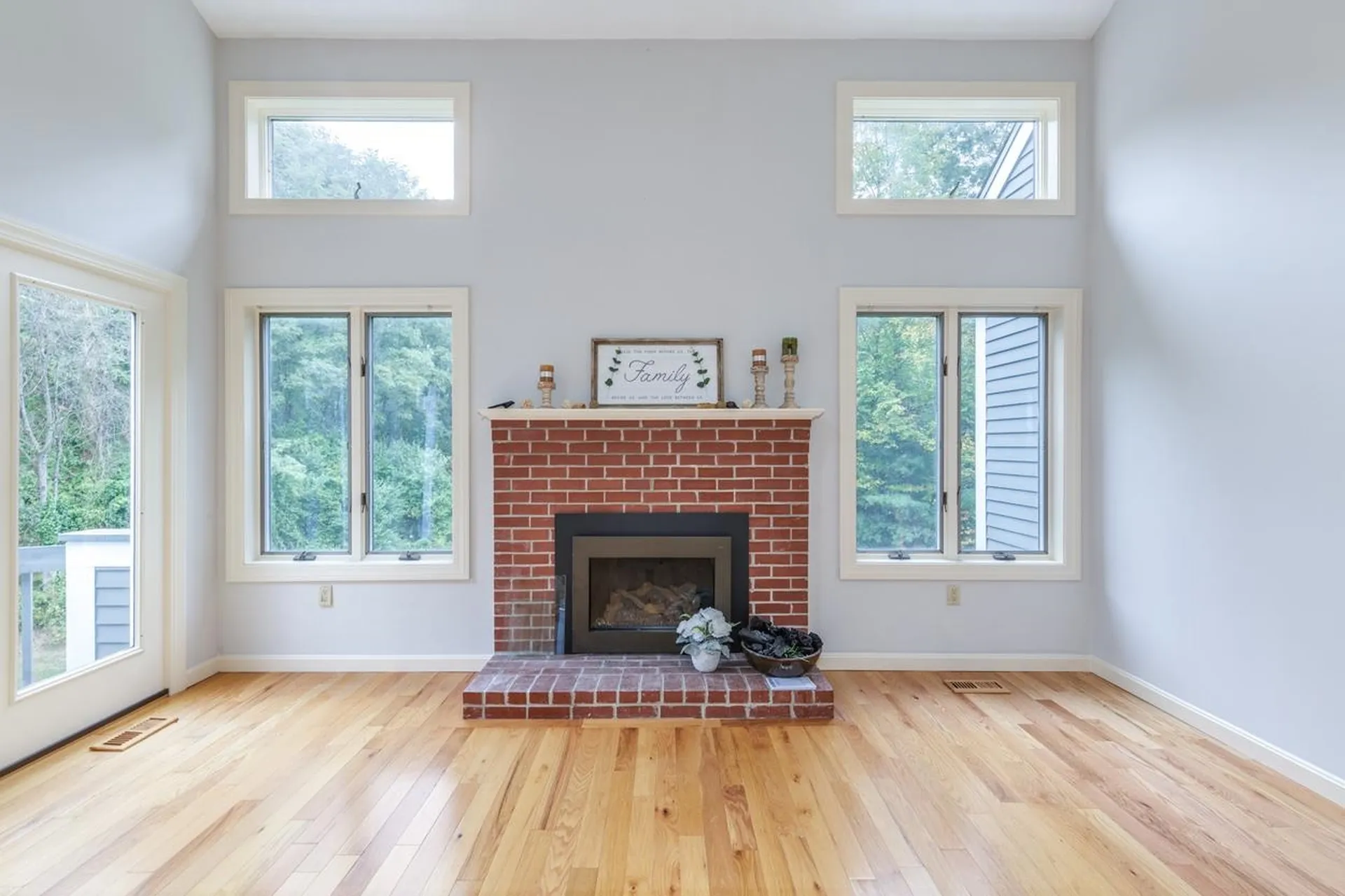 49 Hickory Lane Windham NH 03087