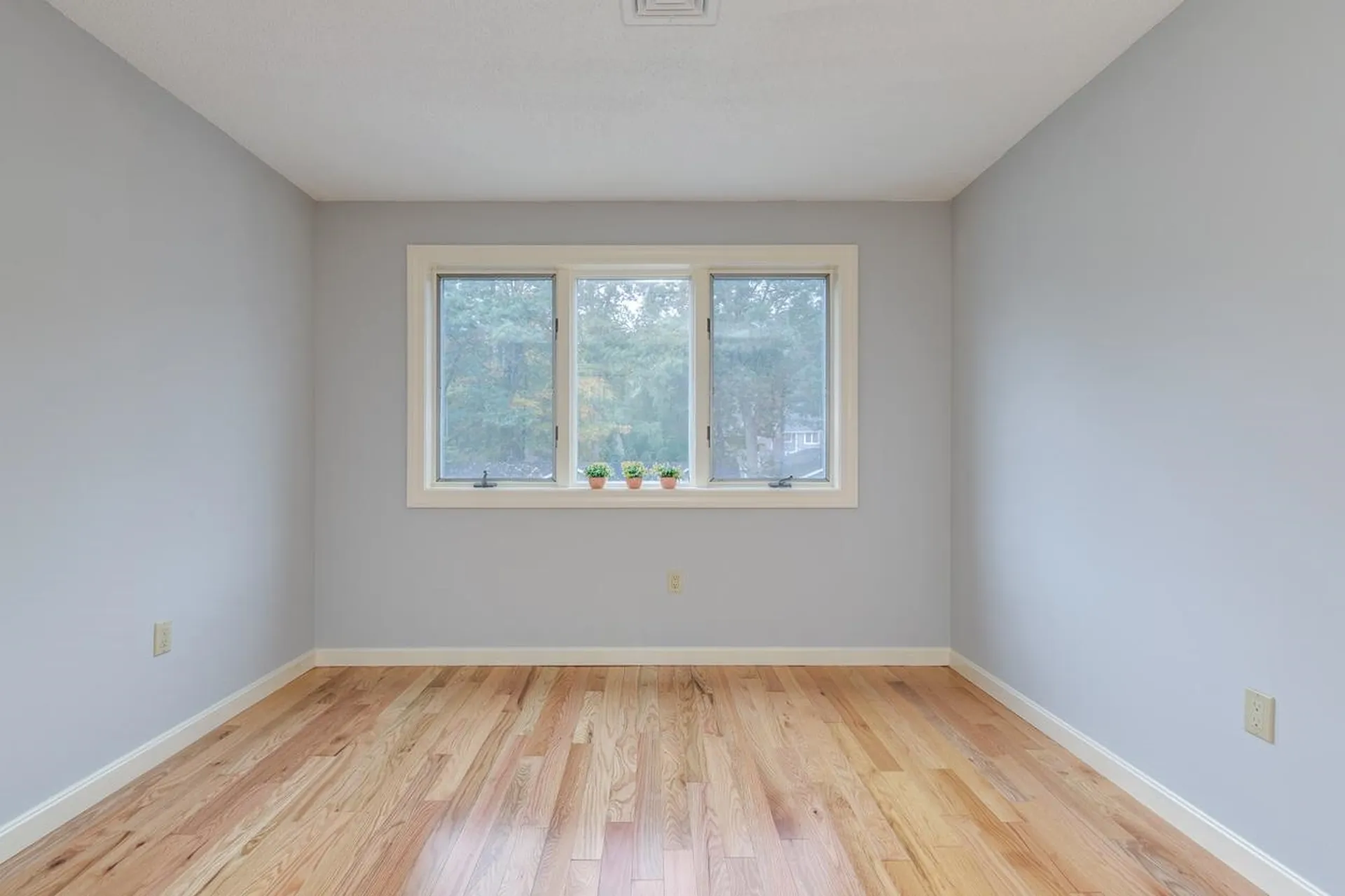 49 Hickory Lane Windham NH 03087