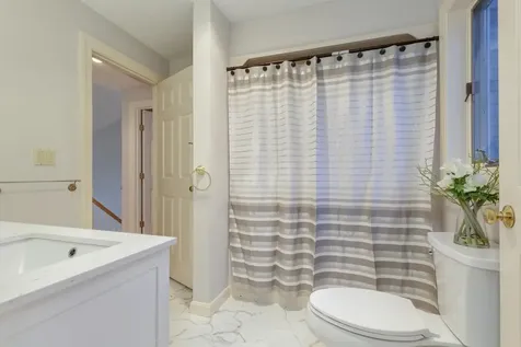 49 Hickory Lane Windham NH 03087