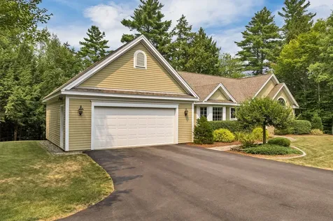 24 Mountain Overlook Wilmot NH 03287