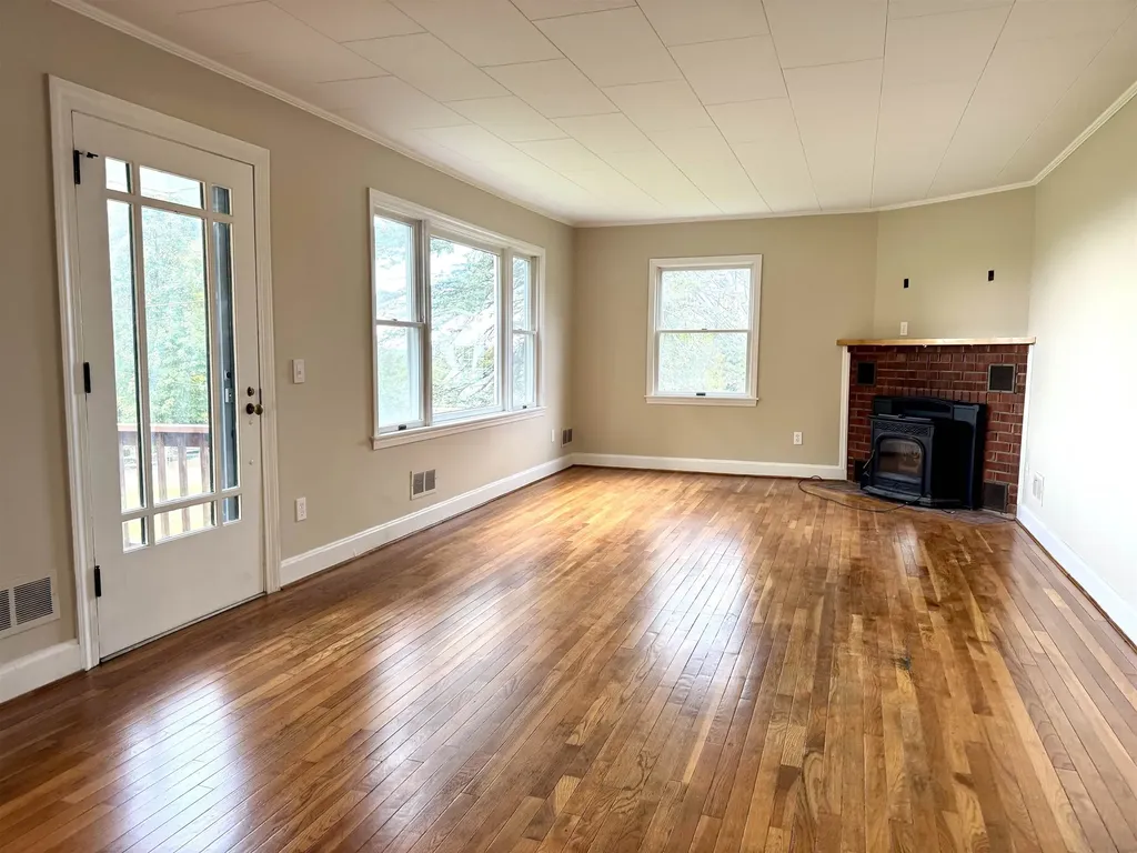 170 Pelow Hill Derby VT 05830