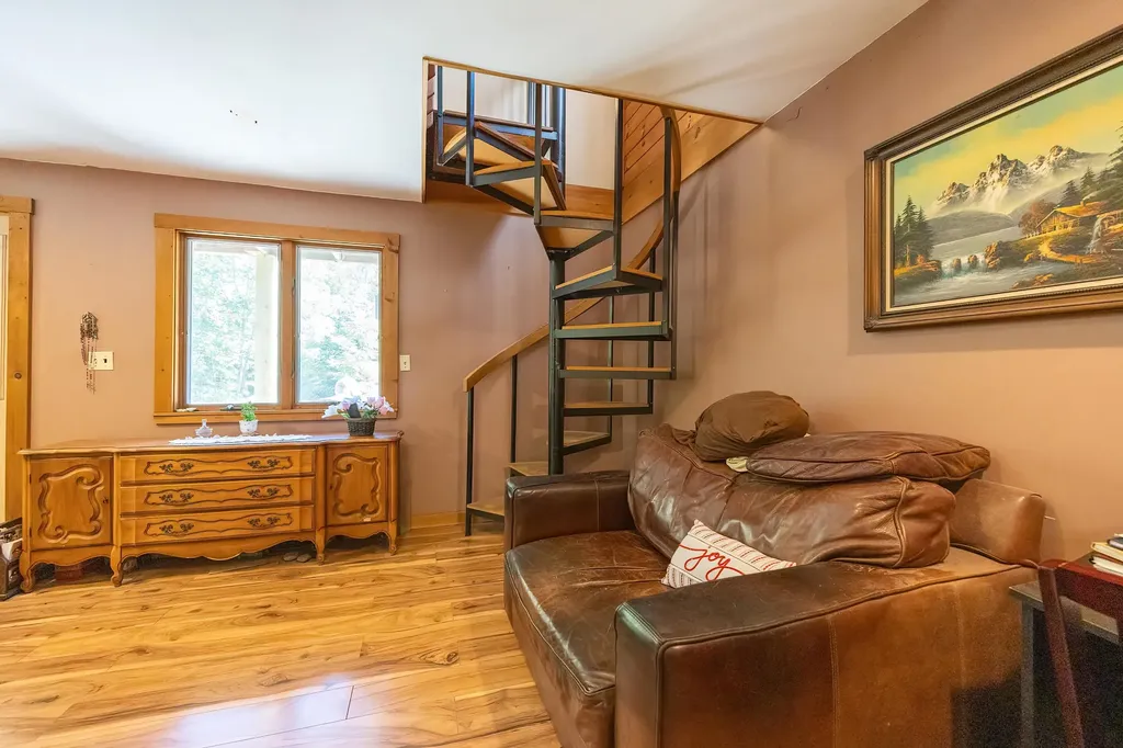 823 Country Land Drive Haverhill NH 03774