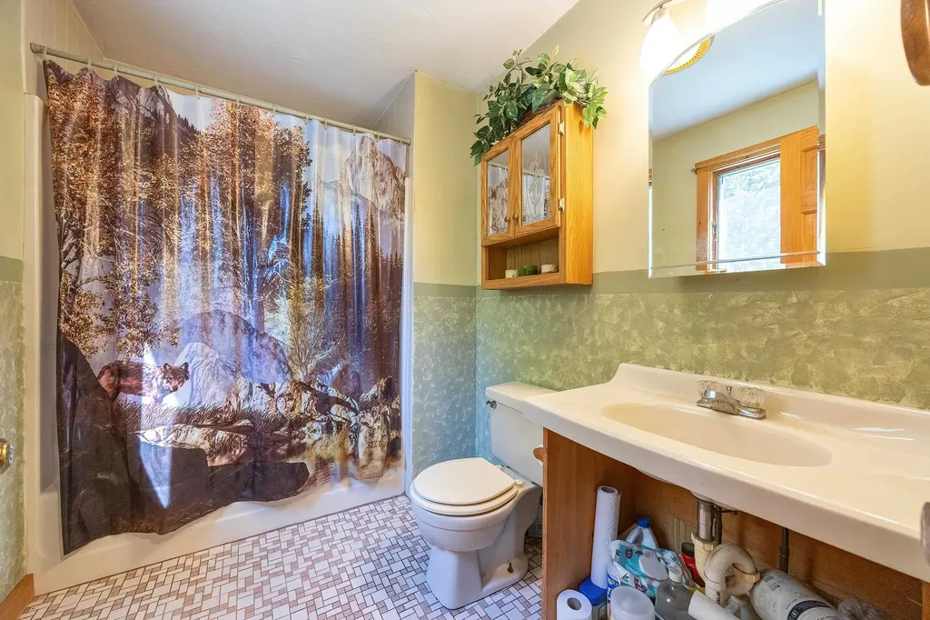 823 Country Land Drive Haverhill NH 03774