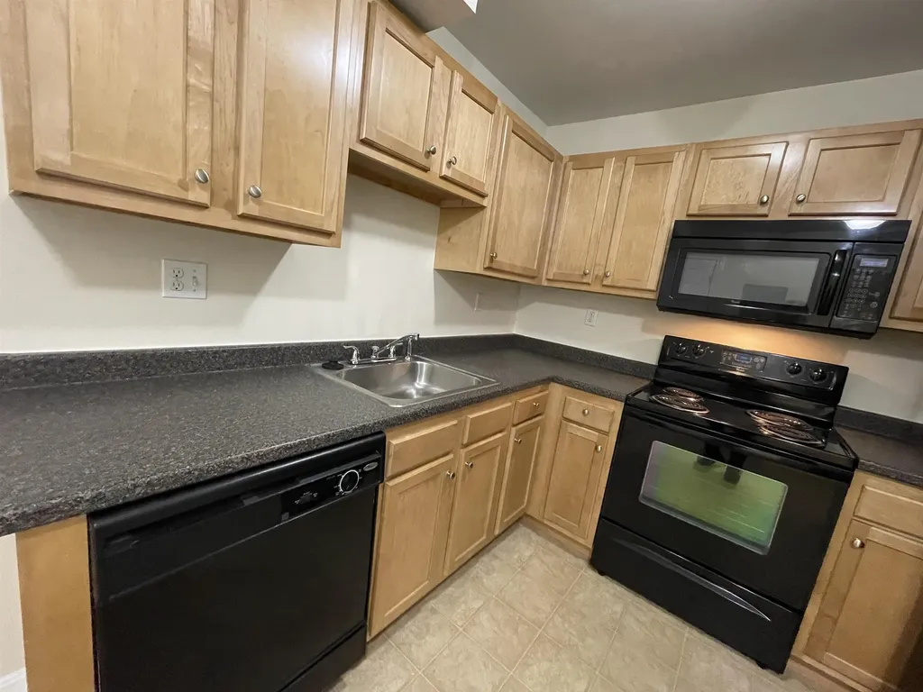 20 Sentinel Court Manchester NH 03104