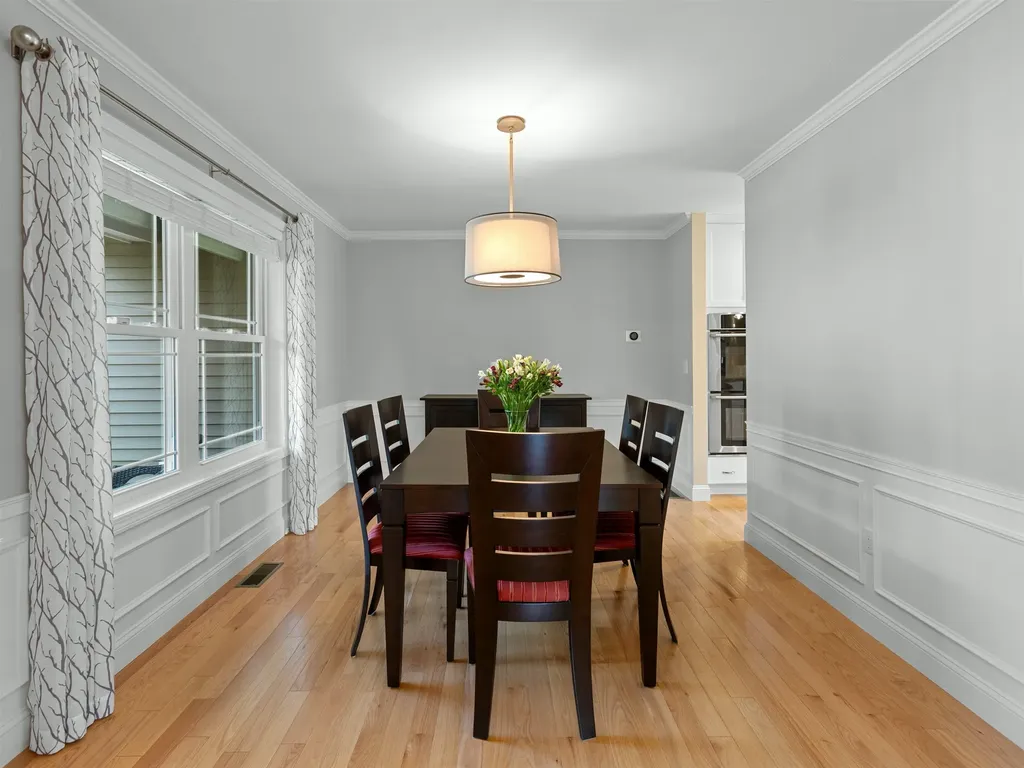 10 Pilgrim Circle Nashua NH 03063