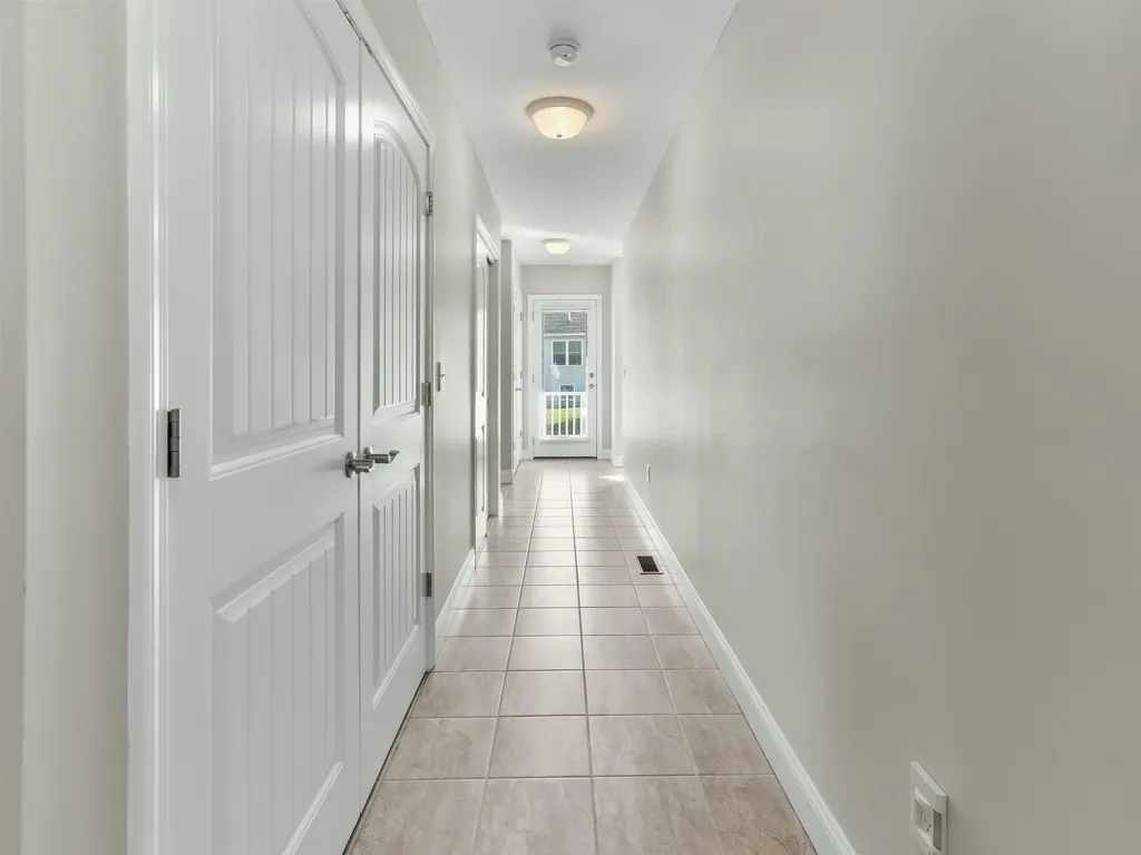 10 Pilgrim Circle Nashua NH 03063