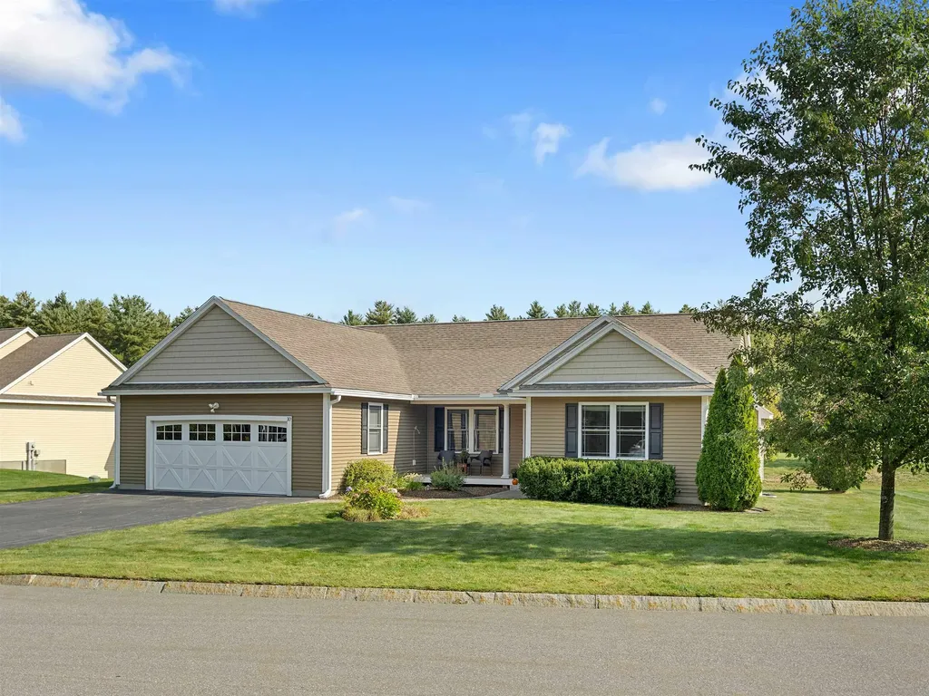 10 Pilgrim Circle Nashua NH 03063