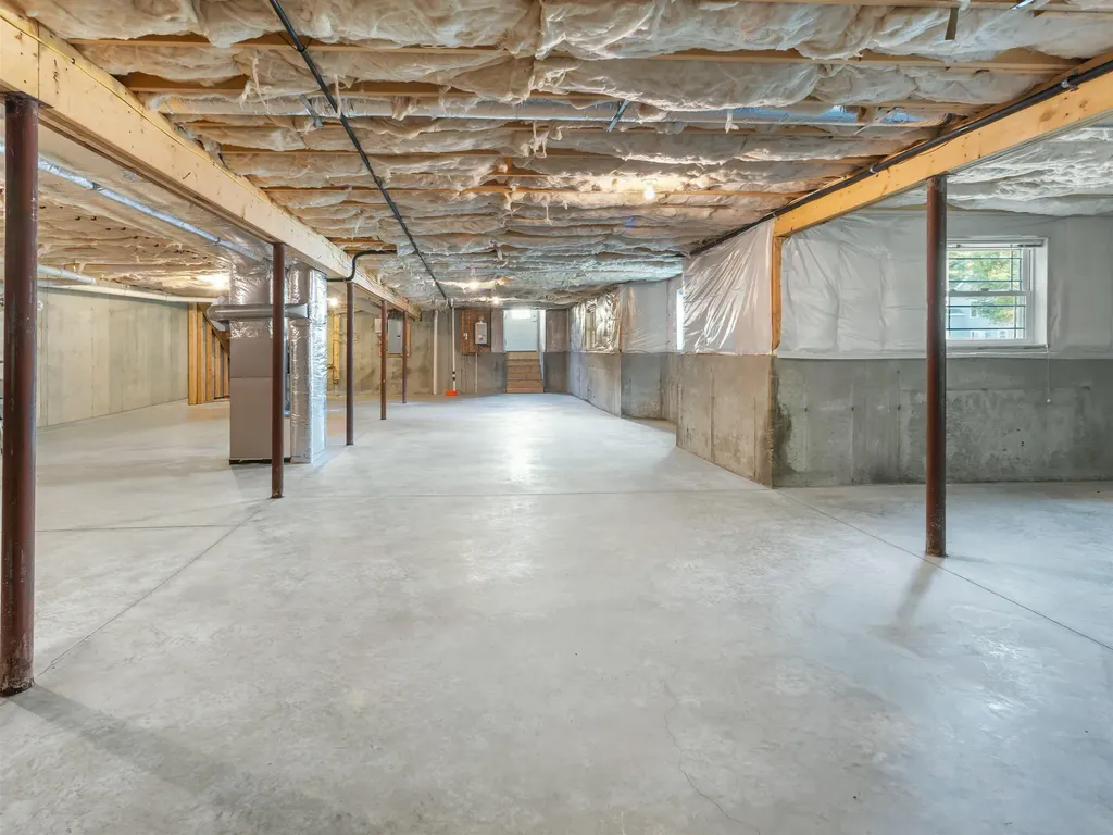 10 Pilgrim Circle Nashua NH 03063