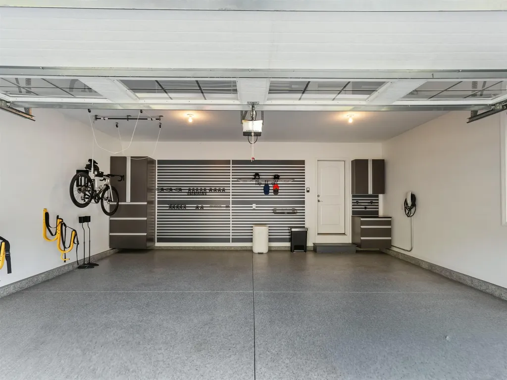 10 Pilgrim Circle Nashua NH 03063