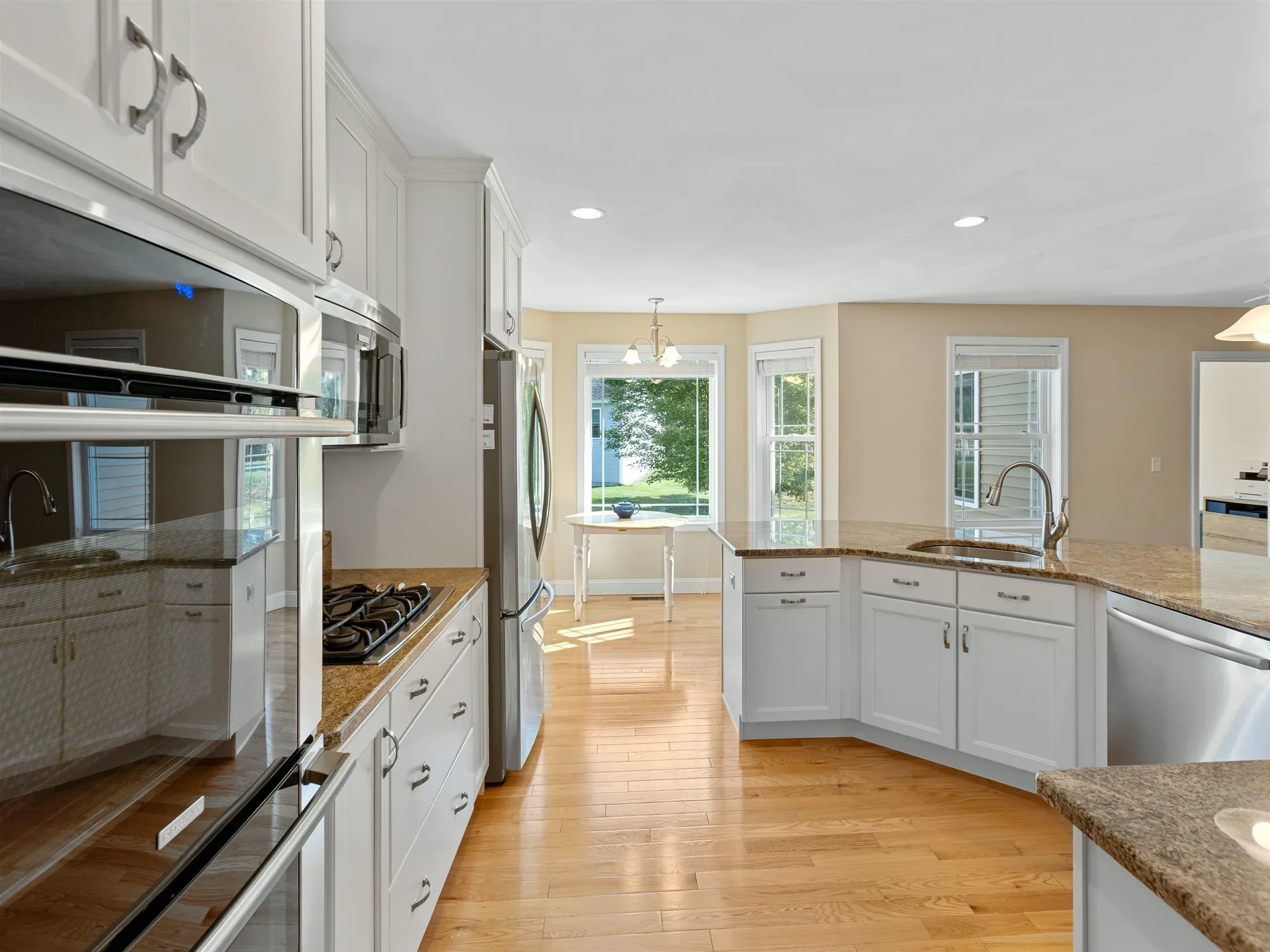 10 Pilgrim Circle Nashua NH 03063