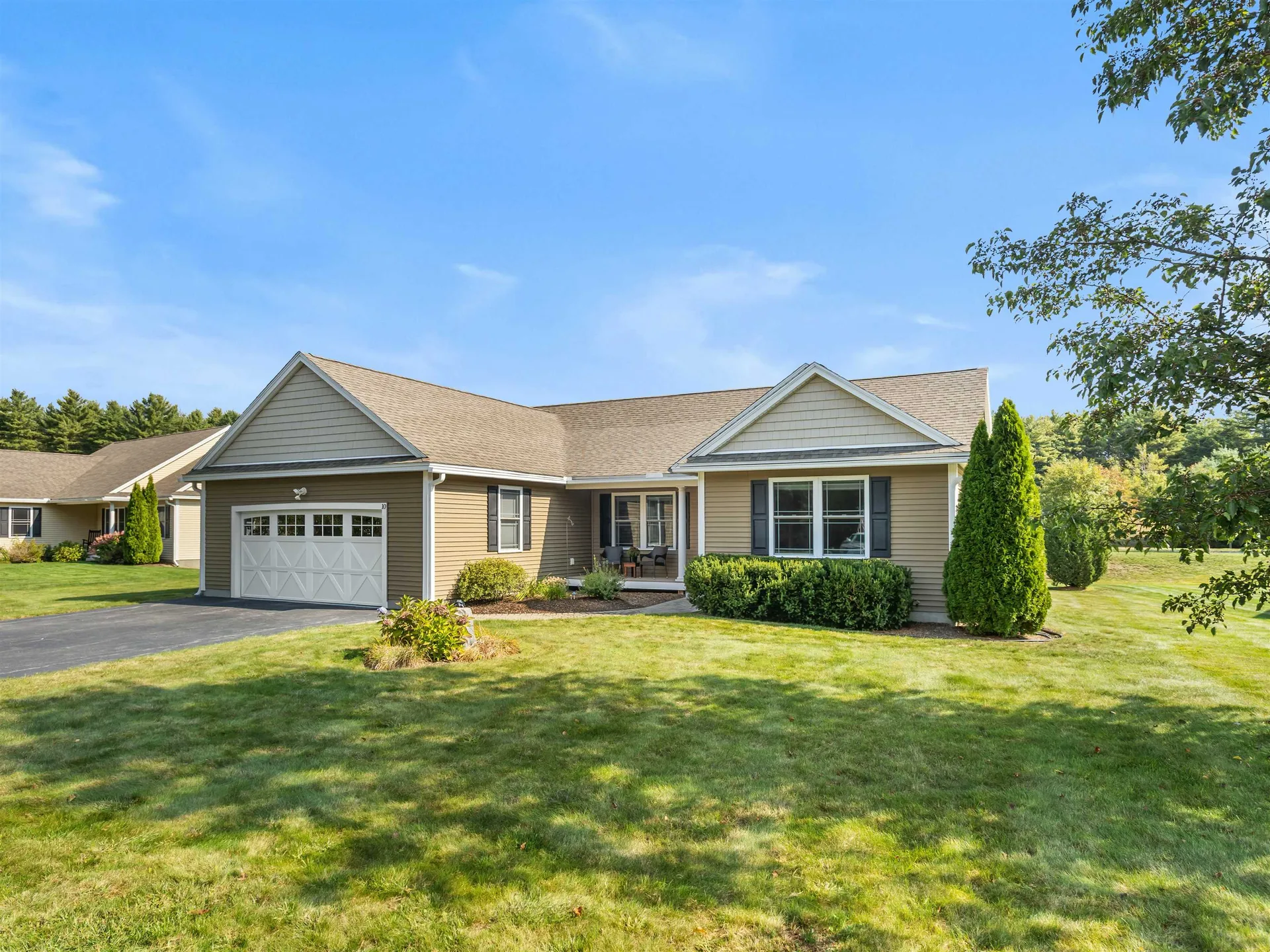 10 Pilgrim Circle Nashua NH 03063