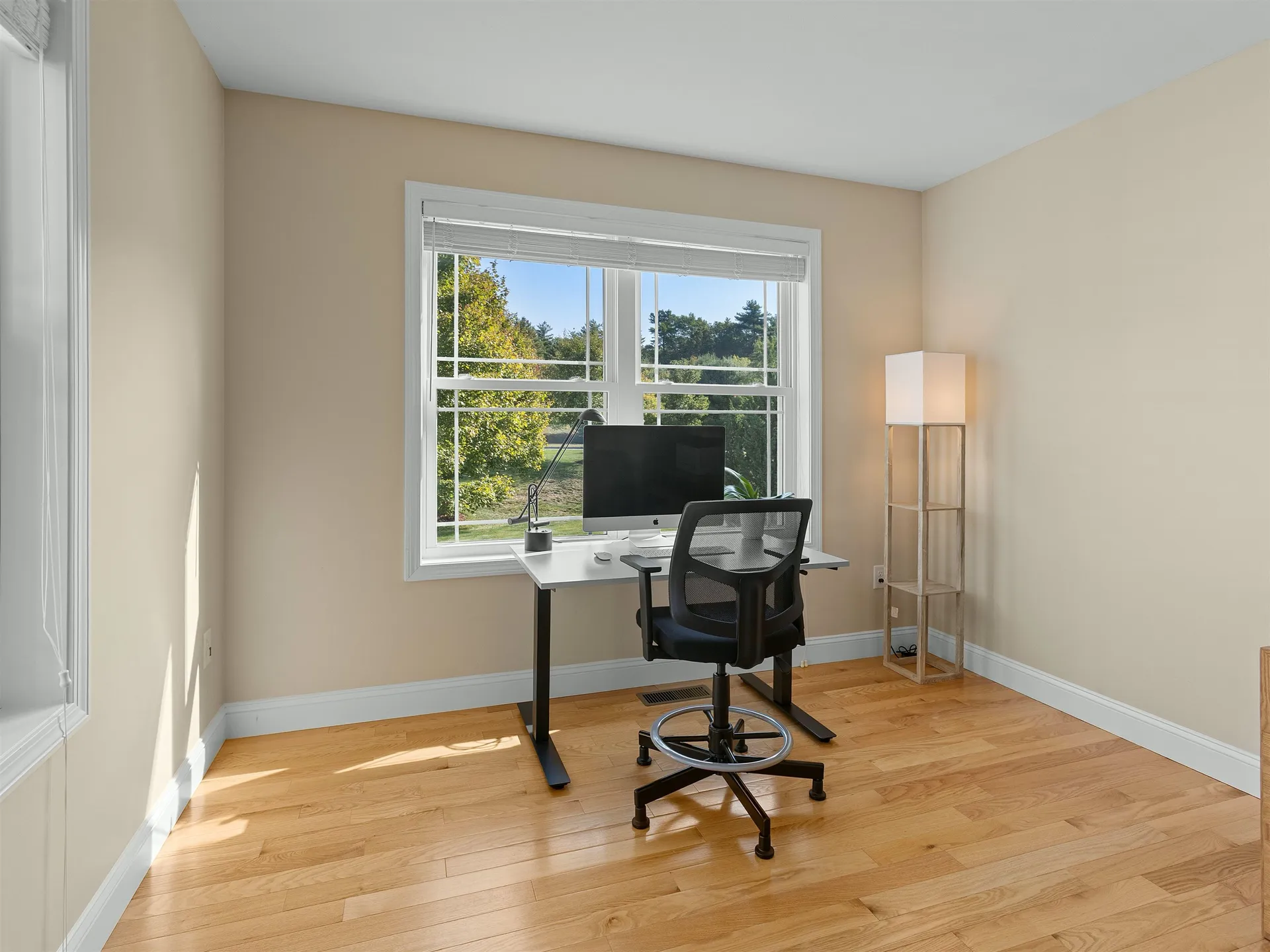 10 Pilgrim Circle Nashua NH 03063