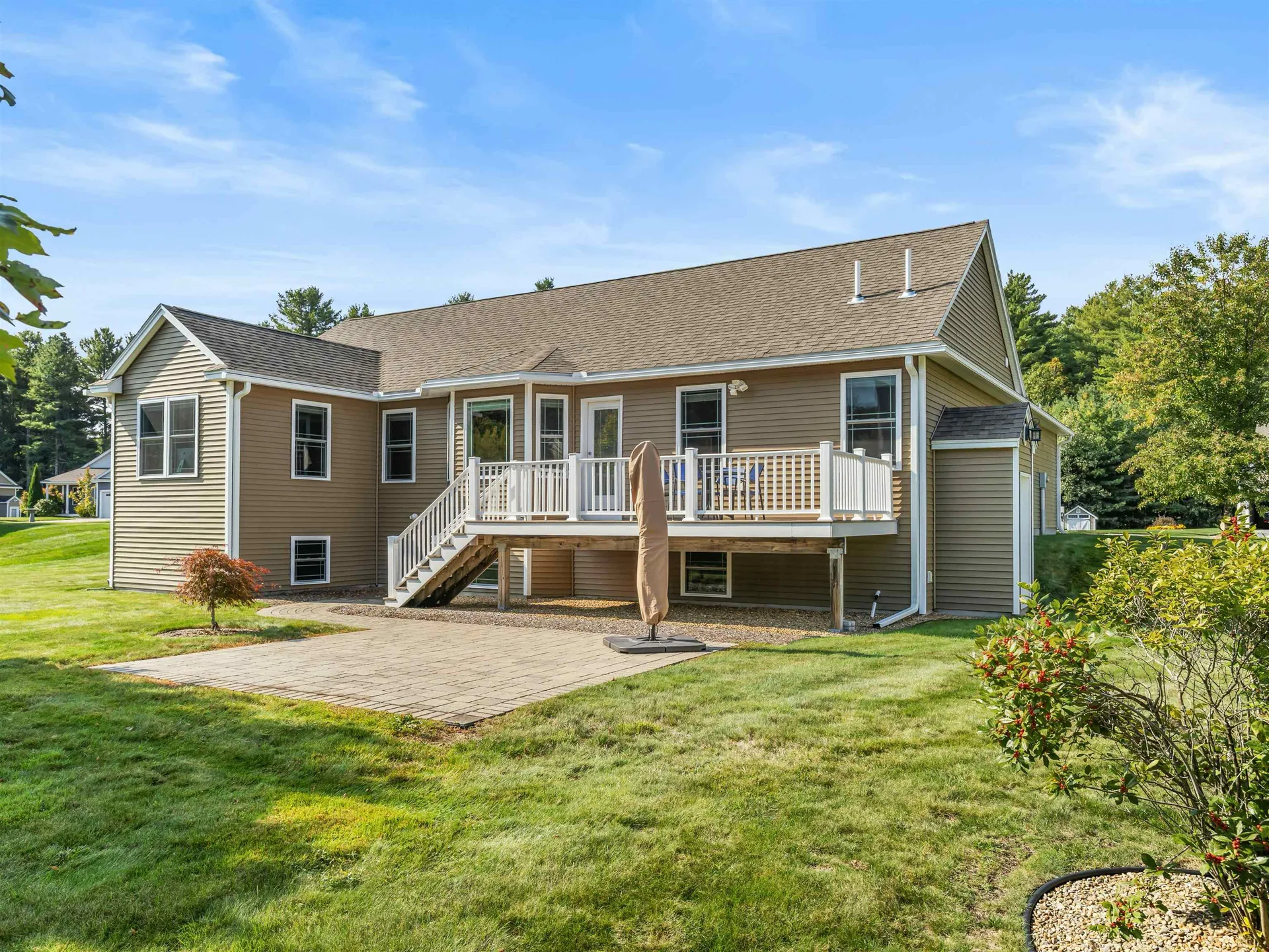 10 Pilgrim Circle Nashua NH 03063
