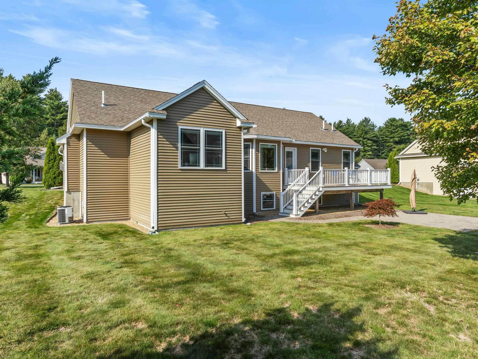 10 Pilgrim Circle Nashua NH 03063