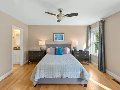 10 Pilgrim Circle Nashua NH 03063