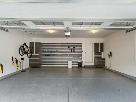 10 Pilgrim Circle Nashua NH 03063