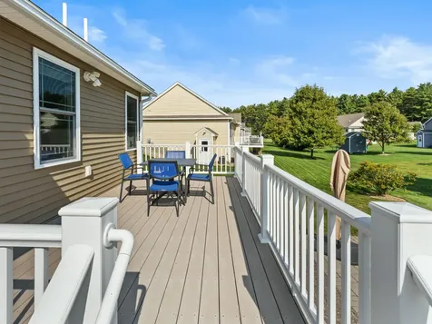 10 Pilgrim Circle Nashua NH 03063