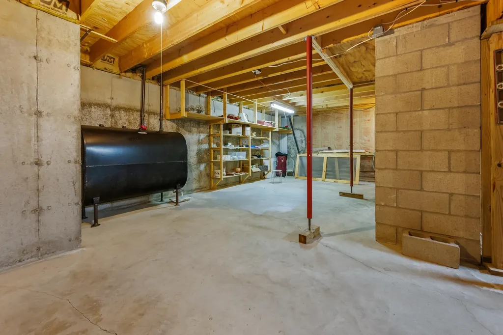 36 Maciver Road Littleton NH 03561