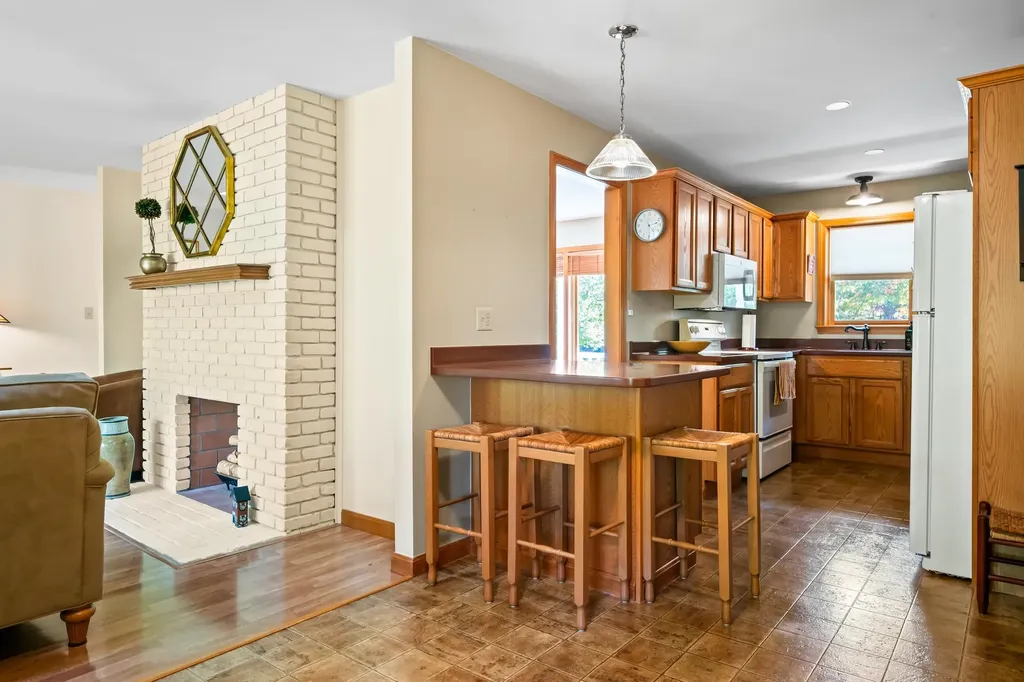 36 Maciver Road Littleton NH 03561