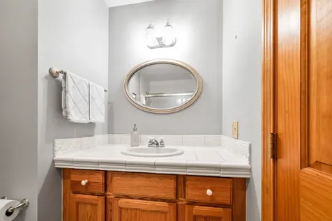 36 Maciver Road Littleton NH 03561