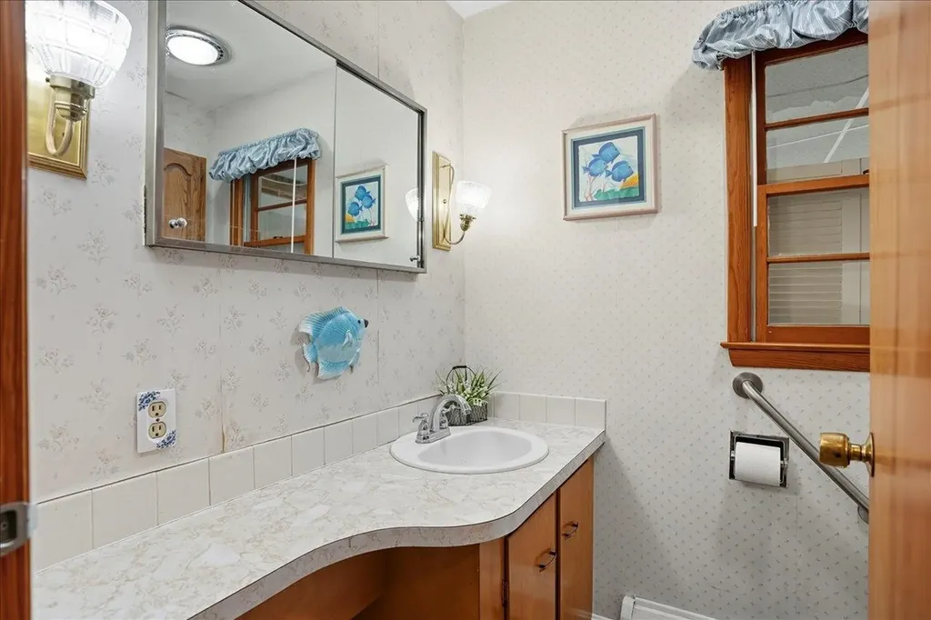 91 Maple Street Essex VT 05452