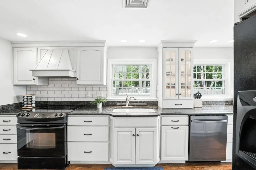 40 Courtland Street Nashua NH 03064