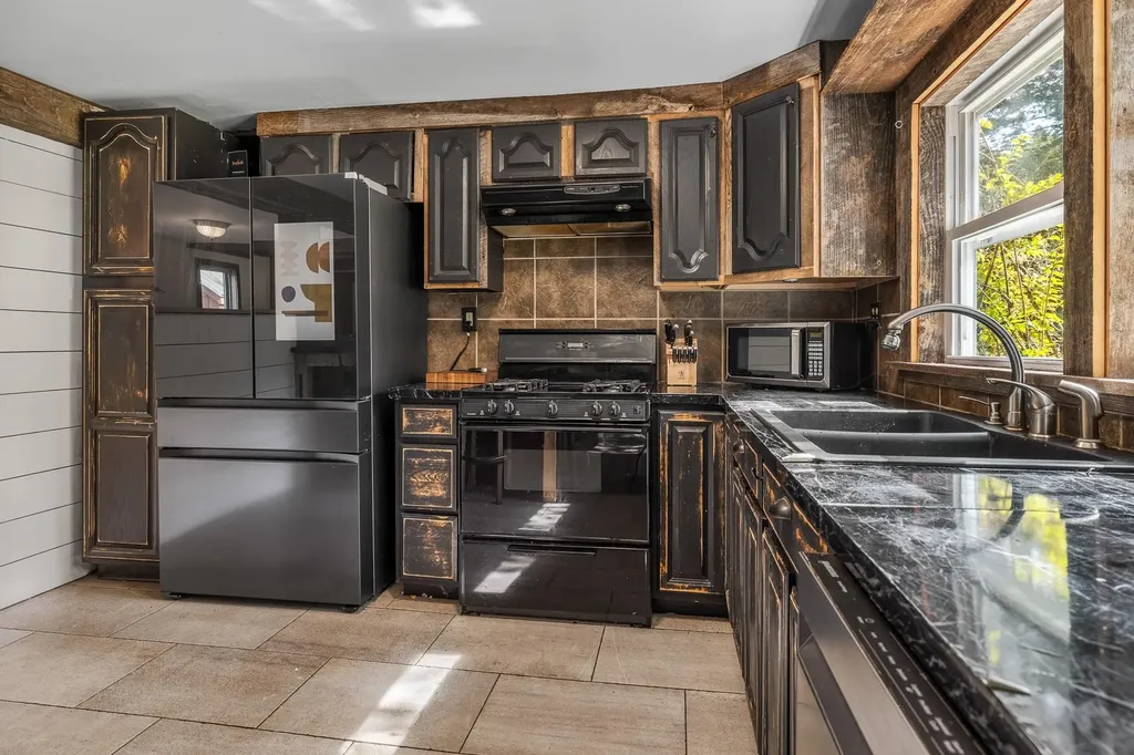 935 Old Manchester Road Peru VT 05152