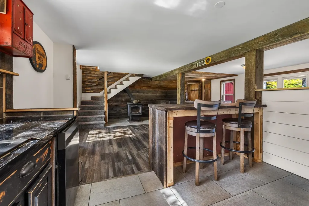 935 Old Manchester Road Peru VT 05152