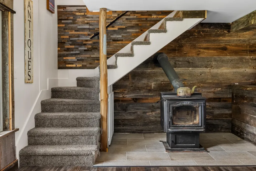 935 Old Manchester Road Peru VT 05152