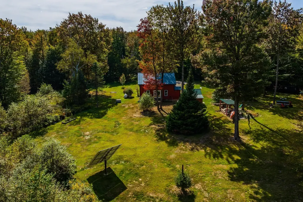 935 Old Manchester Road Peru VT 05152