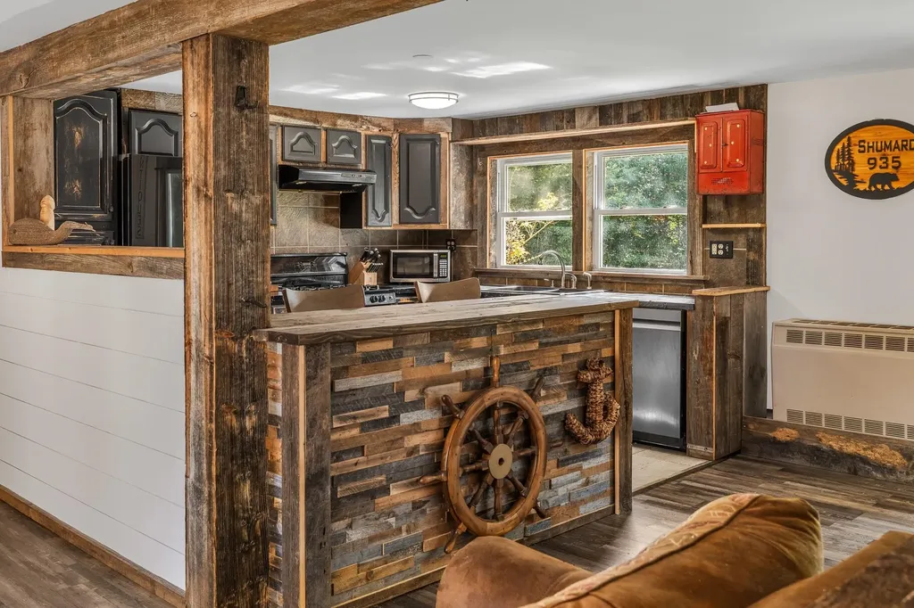 935 Old Manchester Road Peru VT 05152