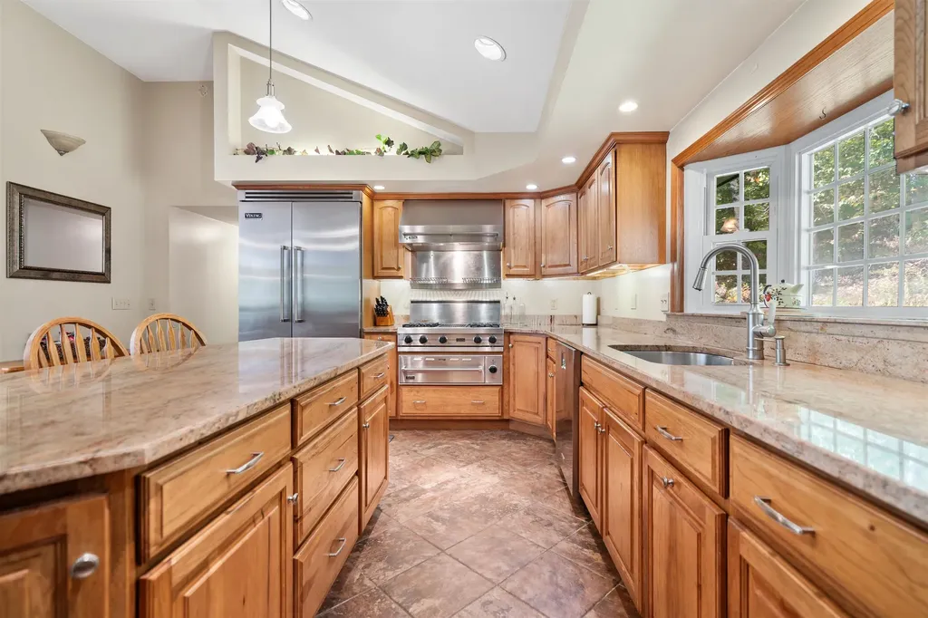 347 Nh Route 175 Holderness NH 03245