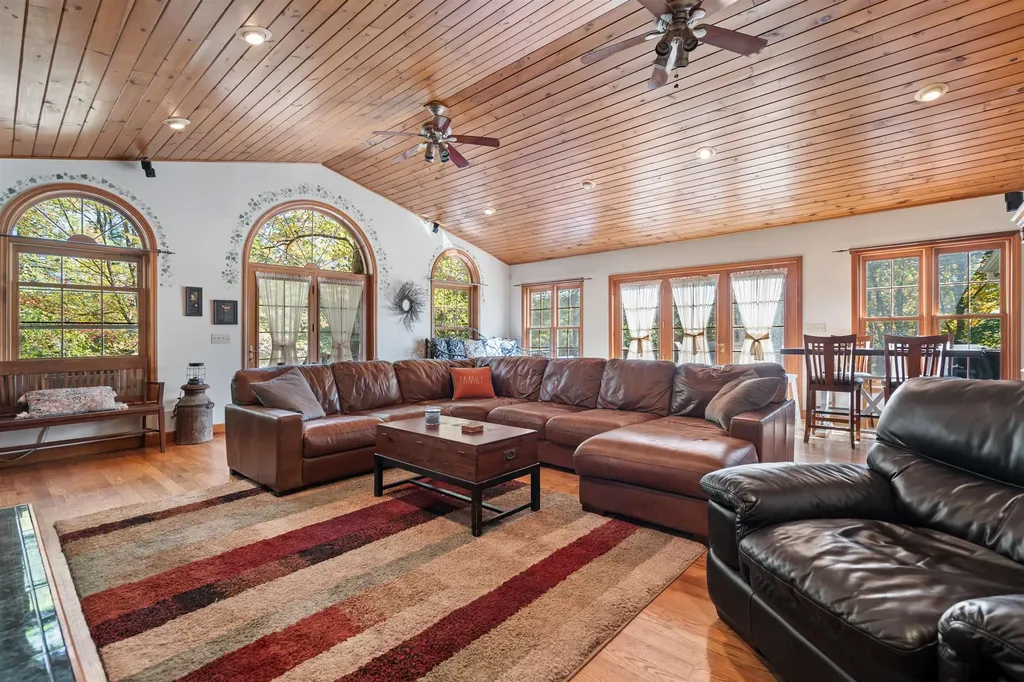 347 Nh Route 175 Holderness NH 03245