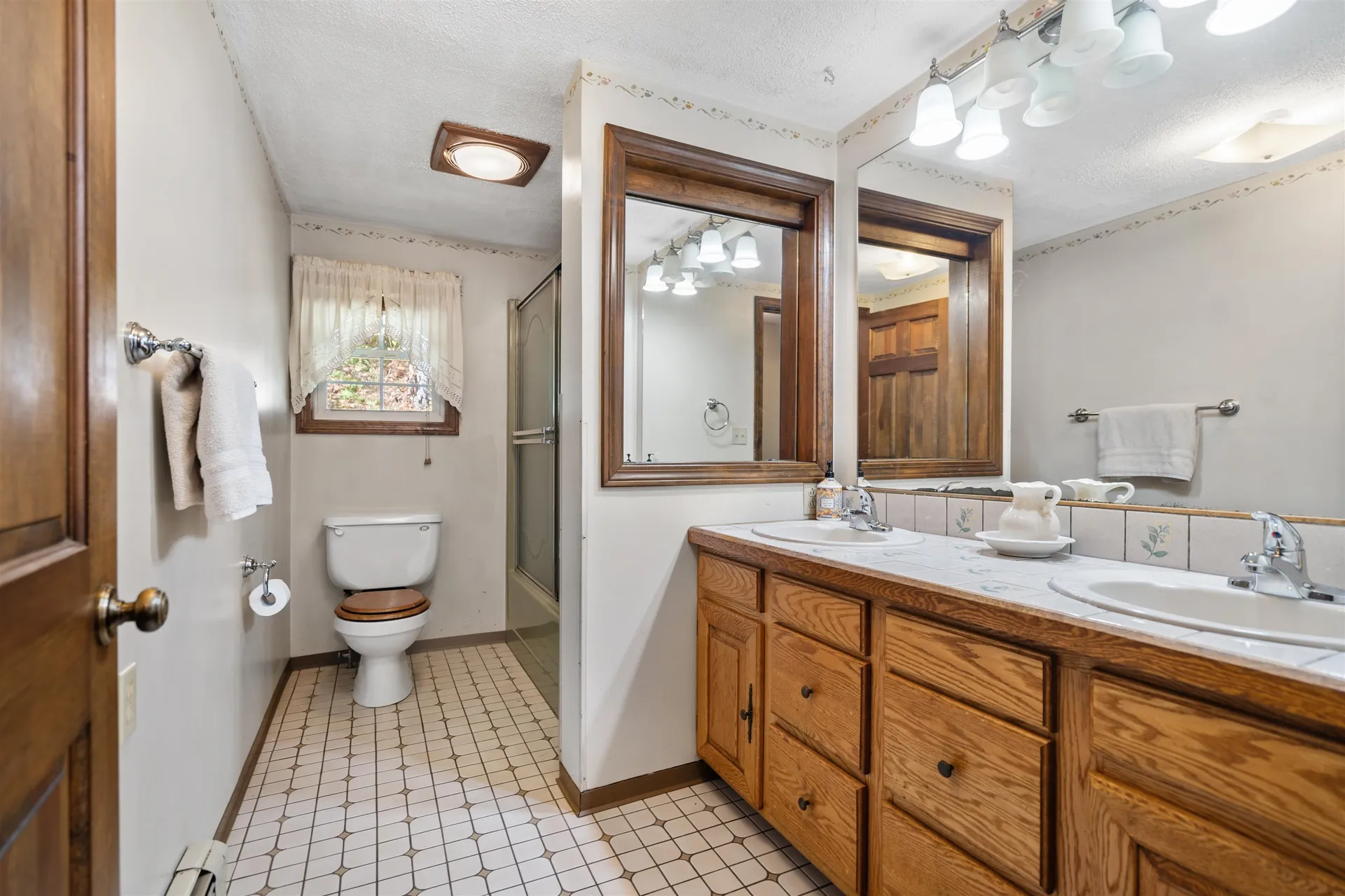 347 Nh Route 175 Holderness NH 03245