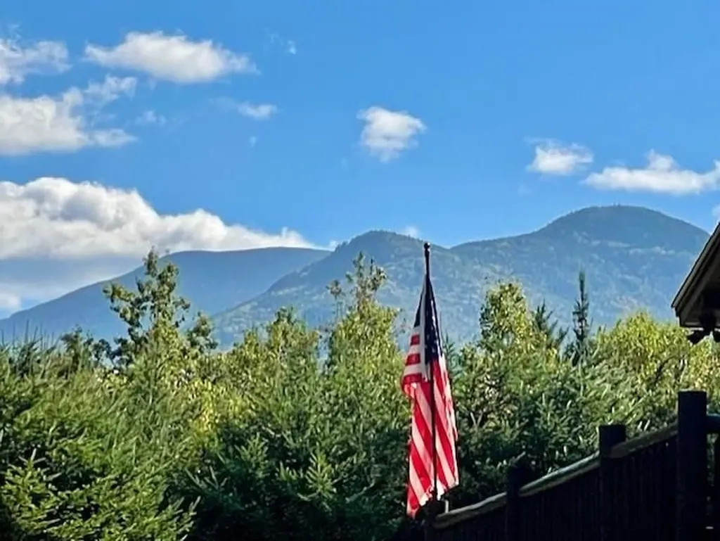 70 Sugarloaf Drive Carroll NH 03595