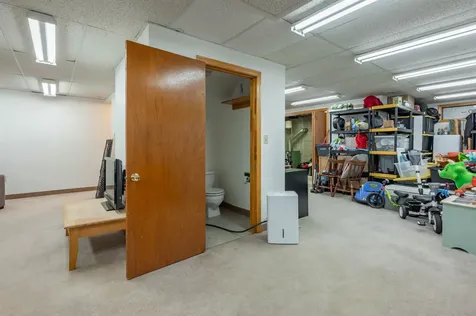 9 Holstein Avenue Londonderry NH 03053