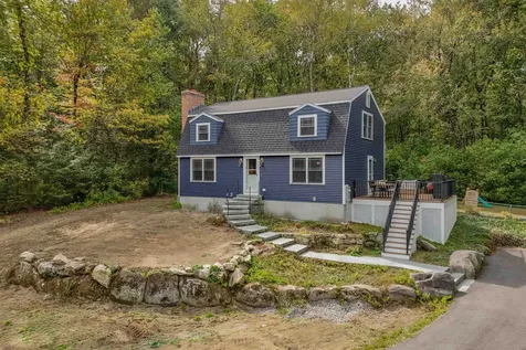 9 Holstein Avenue Londonderry NH 03053