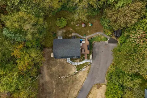 9 Holstein Avenue Londonderry NH 03053