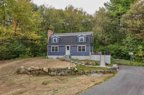 9 Holstein Avenue Londonderry NH 03053