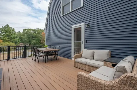 9 Holstein Avenue Londonderry NH 03053