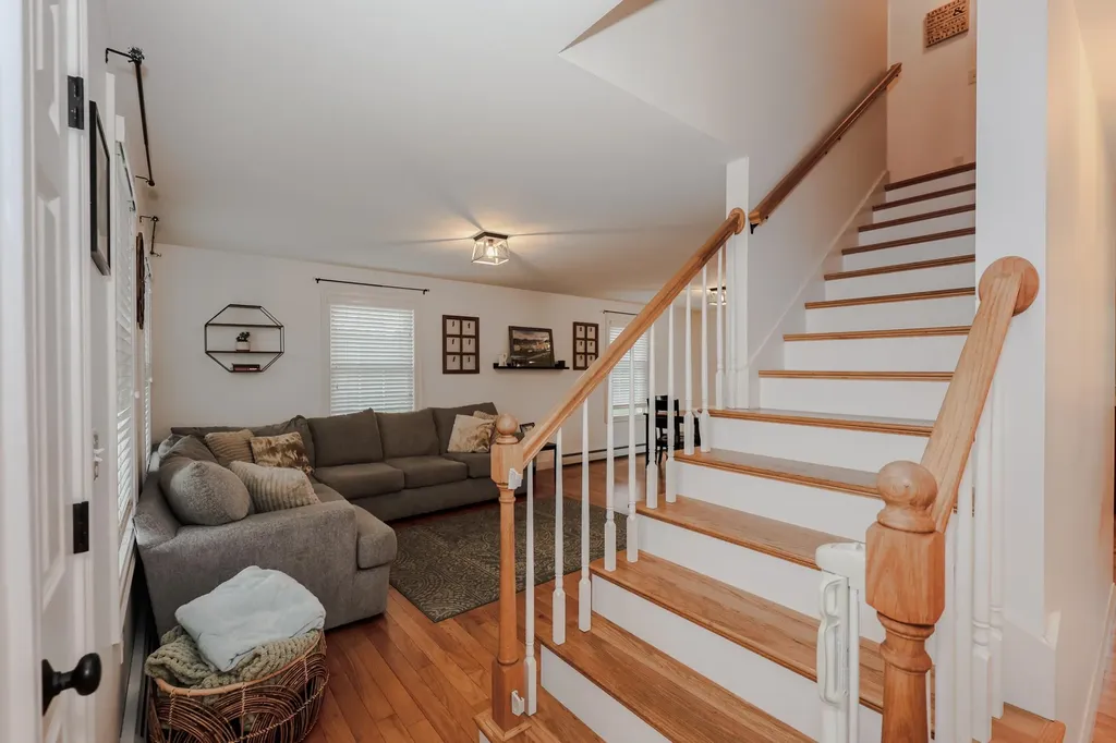 49 Old Mill Road Lee NH 03861