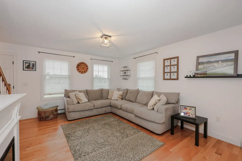 49 Old Mill Road Lee NH 03861