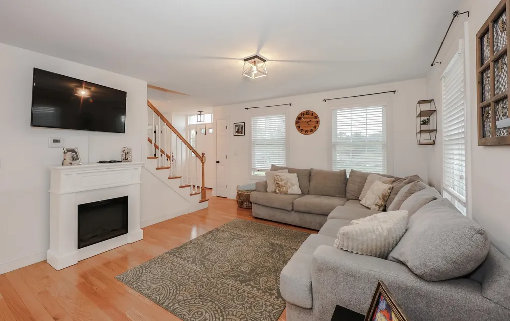 49 Old Mill Road Lee NH 03861