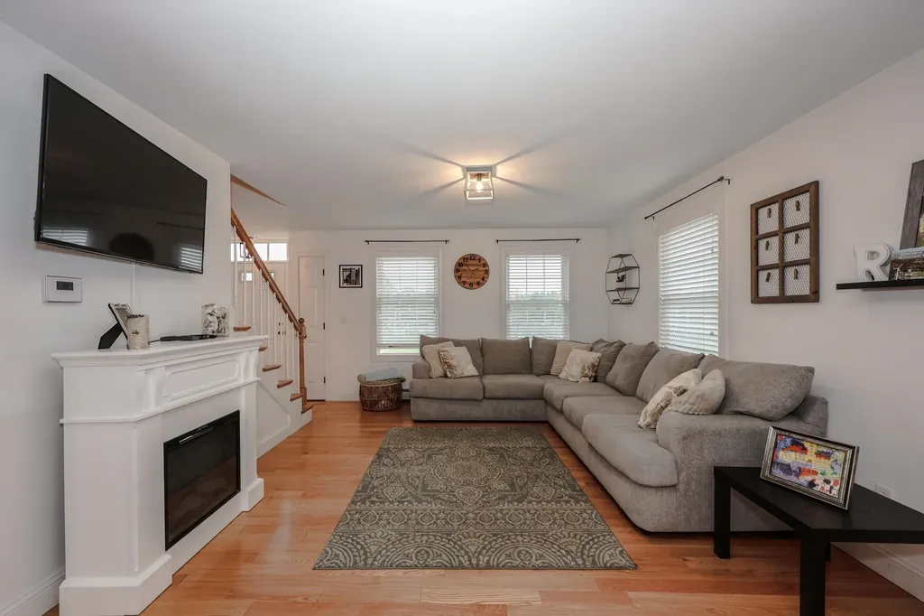 49 Old Mill Road Lee NH 03861