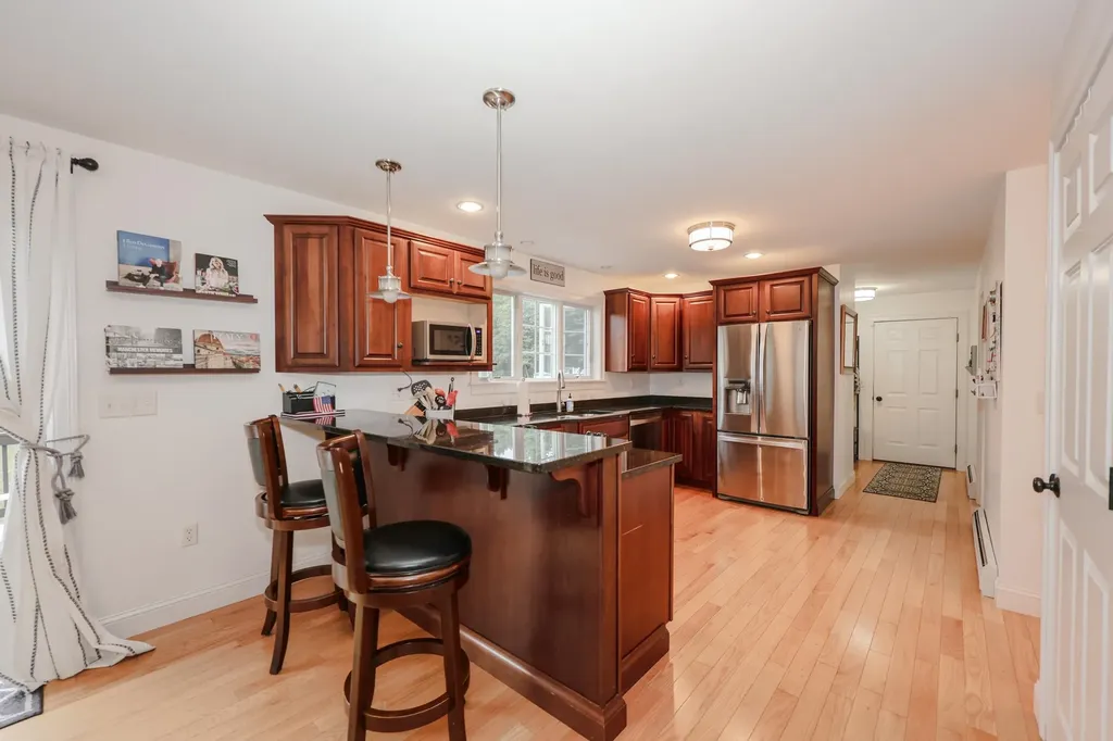 49 Old Mill Road Lee NH 03861