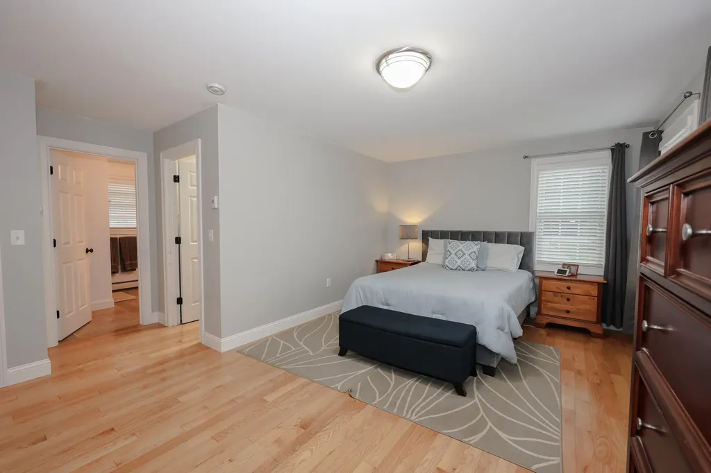 49 Old Mill Road Lee NH 03861