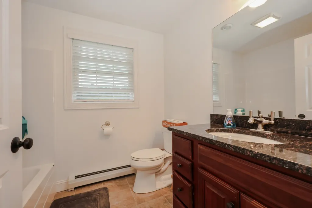 49 Old Mill Road Lee NH 03861