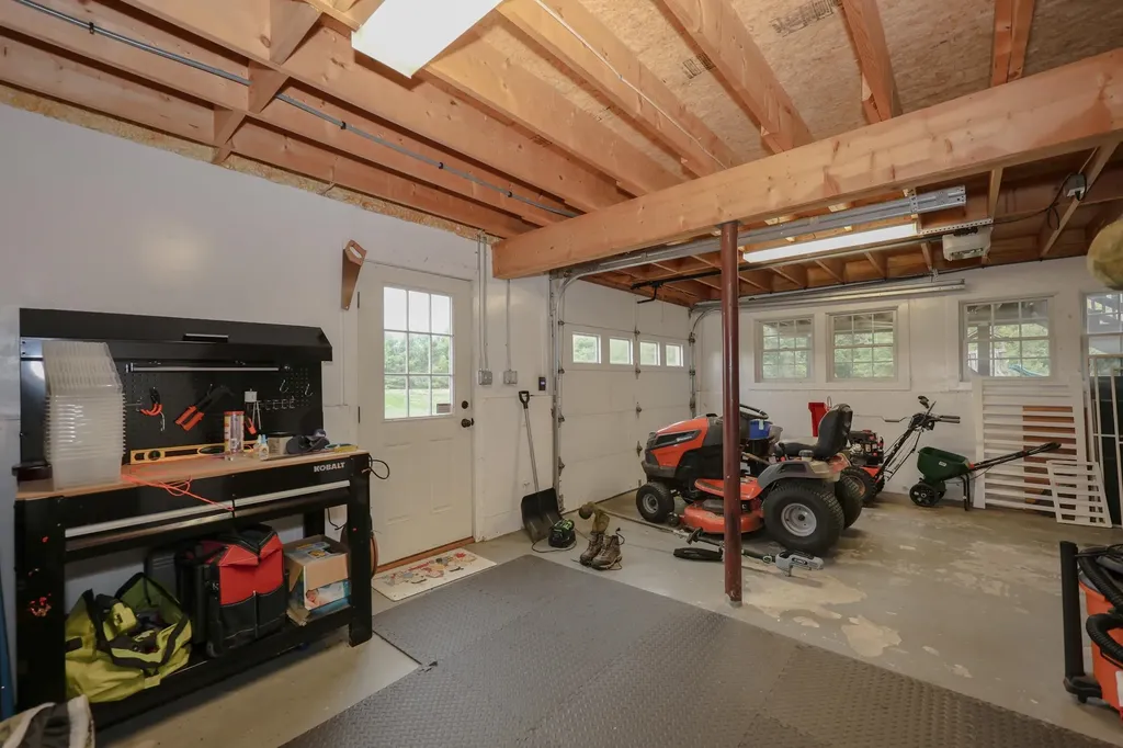 49 Old Mill Road Lee NH 03861