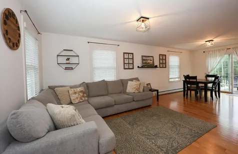 49 Old Mill Road Lee NH 03861